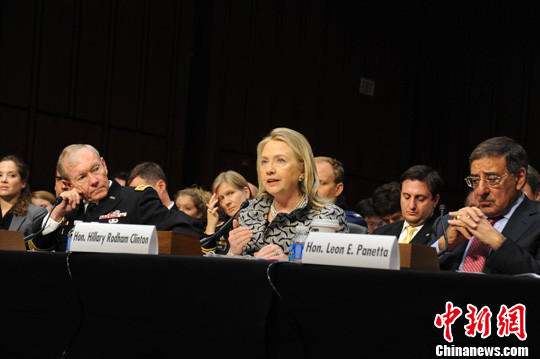 Ngày 23/5, cả Ngoại trưởng Mỹ Hillary Clinton, Bộ trưởng Quốc phòng Mỹ Leon Panetta và Chủ tịch Hội đồng Tham mưu trưởng Liên quân Mỹ tham dự phiên điều trần tại Quốc hội Mỹ để thúc đẩy thông qua "Công ước Liên Hợp Quốc về Luật biển" nhằm gia tăng can thiệp vấn đề biển Đông. Ngày 23/5, cả Ngoại trưởng Mỹ Hillary Clinton, Bộ trưởng Quốc phòng Mỹ Leon Panetta và Chủ tịch Hội đồng Tham mưu trưởng Liên quân Mỹ tham dự phiên điều trần tại Quốc hội Mỹ để thúc đẩy thông qua "Công ước Liên Hợp Quốc về Luật biển" nhằm gia tăng can thiệp vấn đề biển Đông.