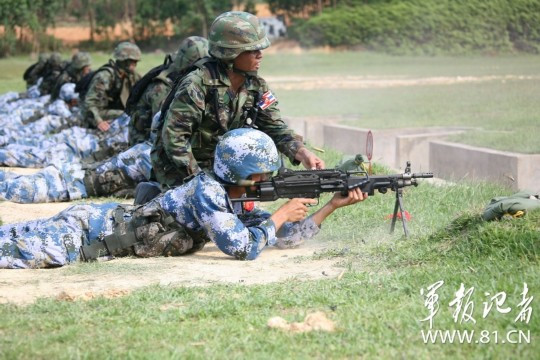 Bắn vũ khí hạng nhẹ.