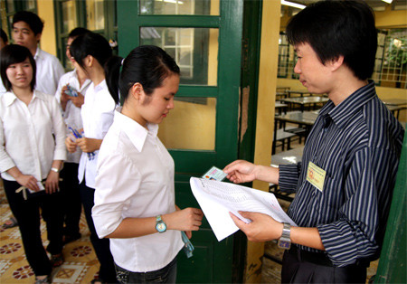 Thanh tra Bộ Giáo dục cho biết: "Nóng" chỗ nào nhảy vào chỗ đó (Ảnh minh họa)