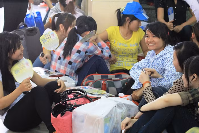 Ông Tiến cũng cho biết, số lượng khách những ngày lễ thường cao hơn không đáng kể so với ngày thường. Tại BX Mỹ Đình tính từ hai ngày trước, mỗi ngày đưa đón khoảng 2.000 khách.