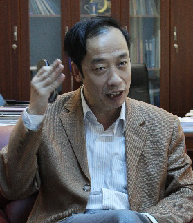 Ông Nguyễn Văn Hùng, Trưởng ban Thanh tra (Đại học Thái Nguyên) cho biết: "Anh Thế mới lên làm lãnh đạo cũng có nóng vội" Ông Nguyễn Văn Hùng, Trưởng ban Thanh tra (Đại học Thái Nguyên) cho biết: "Anh Thế mới lên làm lãnh đạo cũng có nóng vội"