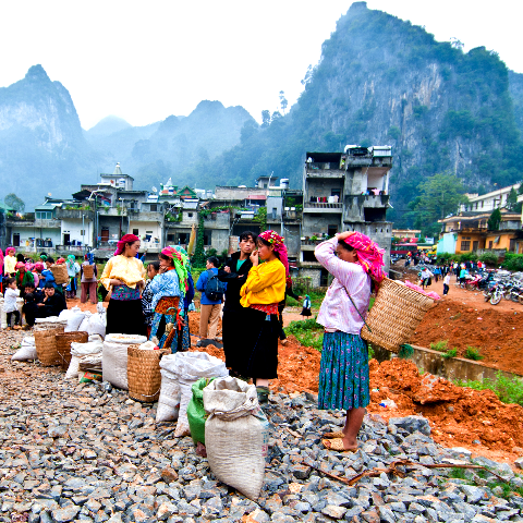 Sắc màu trên chợ phiên Đồng Văn