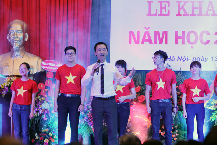 Các tiết mục văn nghệ chào mừng năm học mới. Các tiết mục văn nghệ chào mừng năm học mới.