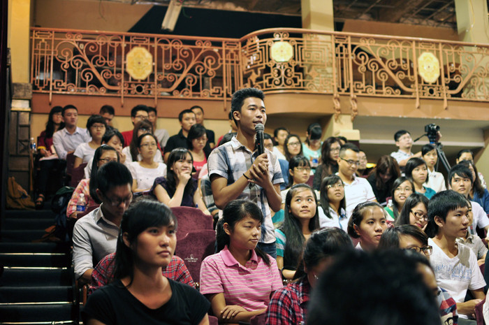 Nhiều sinh viên băn khoăn với việc định hướng cho cơ hội của mỉnh. Nhiều sinh viên băn khoăn với việc định hướng cho cơ hội của mỉnh.