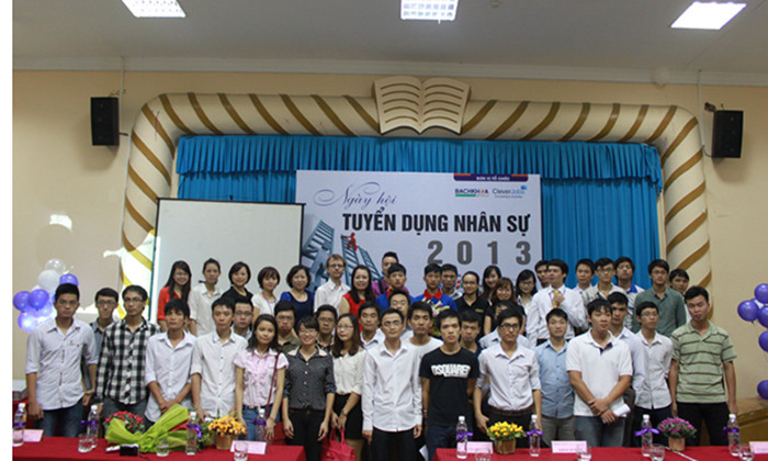 Hình ảnh đại diện của gần 300 ứng viên tham dự vòng loại đợt 1.