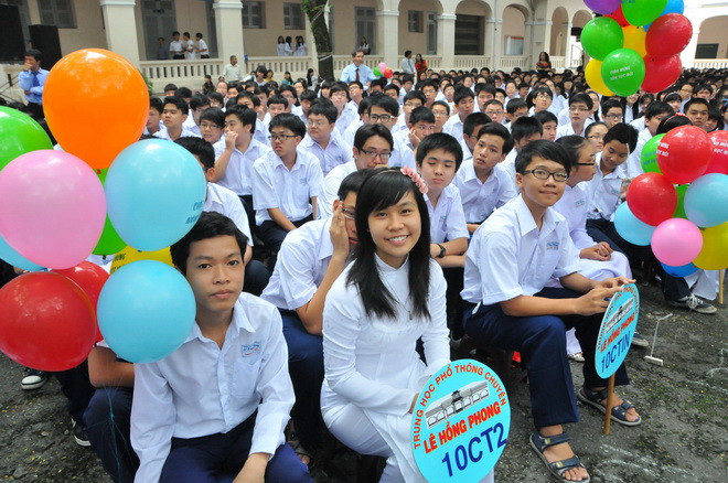 Mỗi năm học mới đến phụ huynh lại lo với các khoản thu của con. Ảnh chỉ mang tính chất minh họa. Mỗi năm học mới đến phụ huynh lại lo với các khoản thu của con. Ảnh chỉ mang tính chất minh họa.