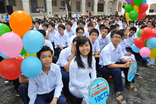 Mỗi năm học mới đến phụ huynh lại lo với các khoản thu của con. Ảnh chỉ mang tính chất minh họa. Mỗi năm học mới đến phụ huynh lại lo với các khoản thu của con. Ảnh chỉ mang tính chất minh họa.