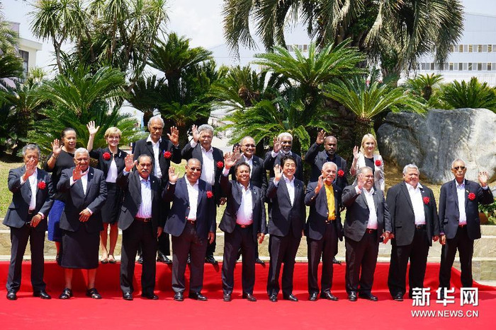 Hội nghị cấp cao giữa Nhật Bản và các đảo quốc Thái Bình Dương tuyên bố: Phải căn cứ vào các nguyên tắc của luật pháp quốc tế để ủng hộ trật tự trên biển. Đây là tuyên bố nhằm kiềm chế các hành động bành trướng của Trung Quốc ở các vùng biển xung quanh như biển Hoa Đông, Biển Đông (ảnh nguồn Tân Hoa xã). Hội nghị cấp cao giữa Nhật Bản và các đảo quốc Thái Bình Dương tuyên bố: Phải căn cứ vào các nguyên tắc của luật pháp quốc tế để ủng hộ trật tự trên biển. Đây là tuyên bố nhằm kiềm chế các hành động bành trướng của Trung Quốc ở các vùng biển xung quanh như biển Hoa Đông, Biển Đông (ảnh nguồn Tân Hoa xã).