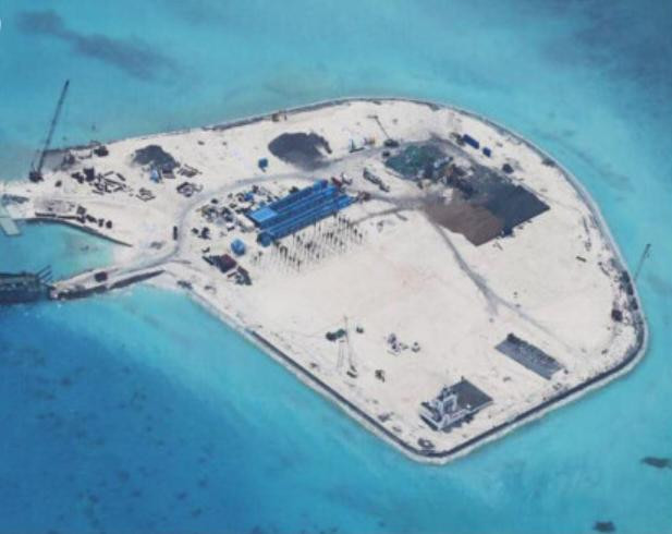 Hình ảnh minh họa trên tờ "Hoàn Cầu" Trung Quốc về hoạt động bồi đắp bất hợp pháp của Trung Quốc trên quần đảo Trường Sa của Việt Nam Hình ảnh minh họa trên tờ "Hoàn Cầu" Trung Quốc về hoạt động bồi đắp bất hợp pháp của Trung Quốc trên quần đảo Trường Sa của Việt Nam