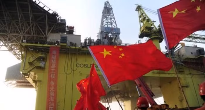 Ngày 30 tháng 4 năm 2015, Trung Quốc đưa giàn khoan nước sâu thứ hai Hưng Vượng xuống Biển Đông