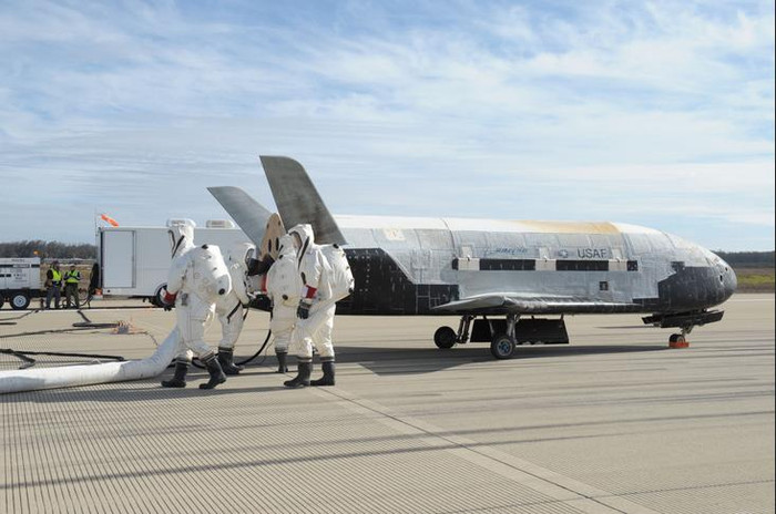 Máy bay không gian không người lái X-37B Không quân Mỹ Máy bay không gian không người lái X-37B Không quân Mỹ