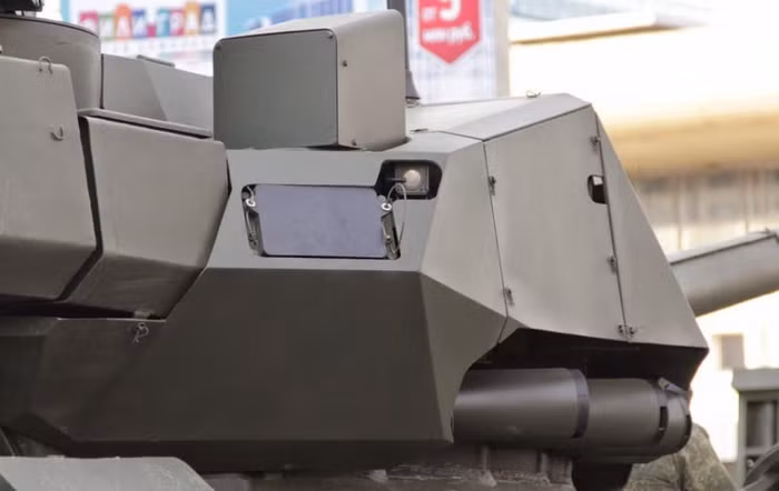 Đặc tả phía sau tháp pháo xe tăng chiến đấu T-14 Nga