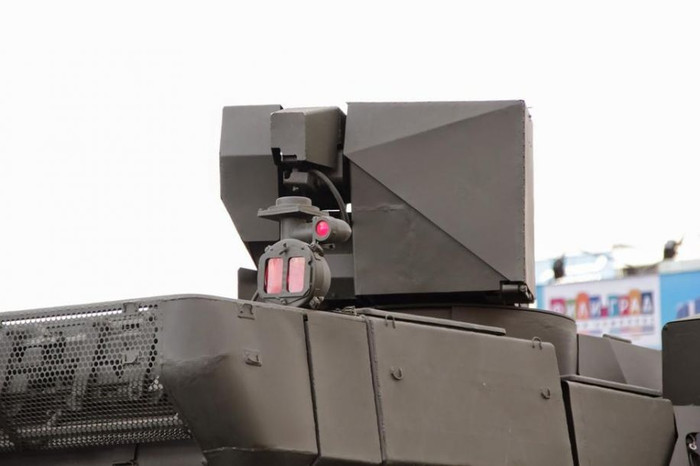 Trạm điều khiển vũ khí từ xa ở tháp pháo xe tăng chiến đấu T-14 Trạm điều khiển vũ khí từ xa ở tháp pháo xe tăng chiến đấu T-14