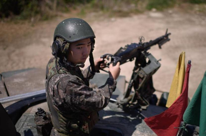 Xe tăng chiến đấu K-1 của sư đoàn bộ binh cơ giới 8 Hàn Quốc tiến hành huấn luyện bắn