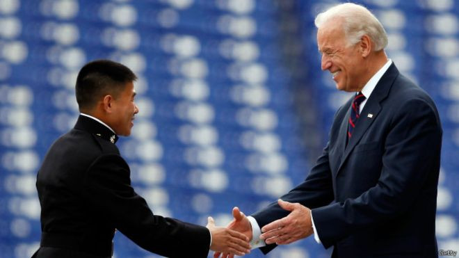 Phó Tổng thống Mỹ Joe Biden tham dự Lễ tốt nghiệp của học viên Học viện hải quân Annapolis Mỹ Phó Tổng thống Mỹ Joe Biden tham dự Lễ tốt nghiệp của học viên Học viện hải quân Annapolis Mỹ