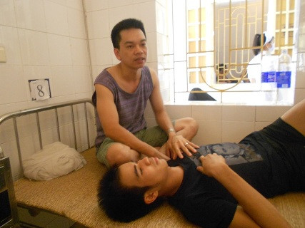 Nhiều bệnh nhân trong vụ ngô độc hiện vẫn đang còn rất yếu Nhiều bệnh nhân trong vụ ngô độc hiện vẫn đang còn rất yếu