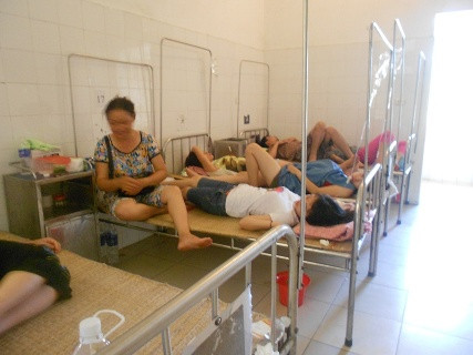 Hàng chục công nhân trong vụ ngộ độc hiện vẫn đang phải điều trị tại bệnh viện Hàng chục công nhân trong vụ ngộ độc hiện vẫn đang phải điều trị tại bệnh viện