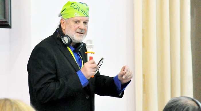 GS. TS. Mike Horsley - Chủ tịch Hiệp hội nghiên cứu quốc tế về SGK và phương tiện giáo dục (Đại học Central Queensland, Australia). Ảnh Xuân Trung GS. TS. Mike Horsley - Chủ tịch Hiệp hội nghiên cứu quốc tế về SGK và phương tiện giáo dục (Đại học Central Queensland, Australia). Ảnh Xuân Trung