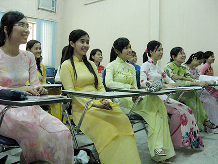 Quá trình đổi mới xác định phải đào tạo lại đội ngũ nhà giáo. Ảnh minh họa Quá trình đổi mới xác định phải đào tạo lại đội ngũ nhà giáo. Ảnh minh họa