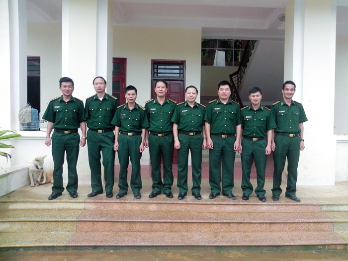Các chiến sỹ bộ đội biên phòng tỉnh Sơn La ngày đêm chiến đấu với dòng "lũ trắng", bảo vệ cuộc sống bình yên cho người dân. Ảnh Tâm Tâm Các chiến sỹ bộ đội biên phòng tỉnh Sơn La ngày đêm chiến đấu với dòng "lũ trắng", bảo vệ cuộc sống bình yên cho người dân. Ảnh Tâm Tâm