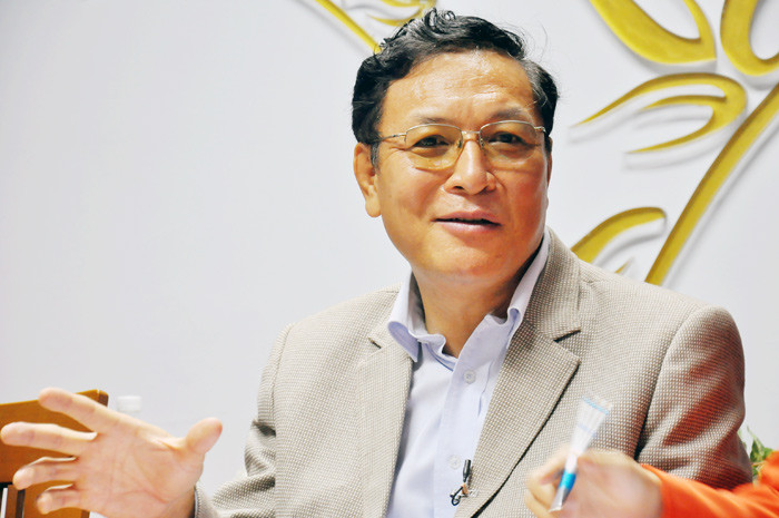 Bộ trưởng Phạm Vũ Luận cho biết, lần đổi mới này phải nhìn nhận thay đổi từ trong tư dũy mỗi thầy cô giáo và toàn thể học sinh, sinh viên. Ảnh Xuân Trung