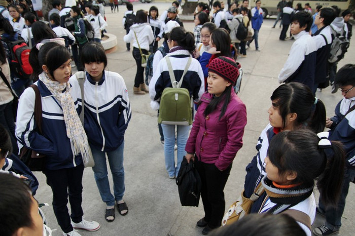 Teen dễ thương tham dự Olympic Tiếng Anh THPT Hà Nội 2011 ảnh 8