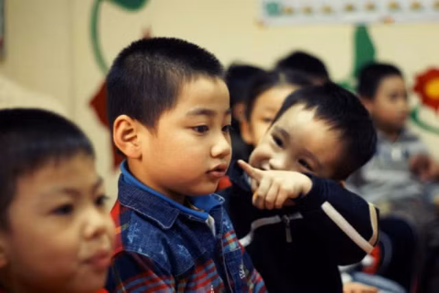 Theo ông Phạm Xuân Tiến, Trưởng phòng GDMN (Sở GD&ĐT HN), cả nước hiện còn rất nhiều trẻ em tự kỷ chưa được khám chữa kịp thời. Ảnh minh họa Đất Việt