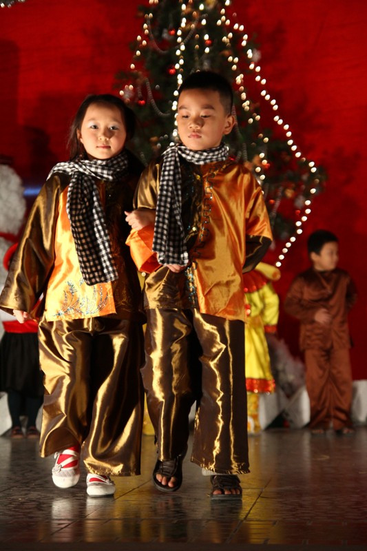 Siêu mẫu nhí trường TH Ngôi sao HN biểu diễn thời trang Noel ảnh 7 Siêu mẫu nhí trường TH Ngôi sao HN biểu diễn thời trang Noel ảnh 7