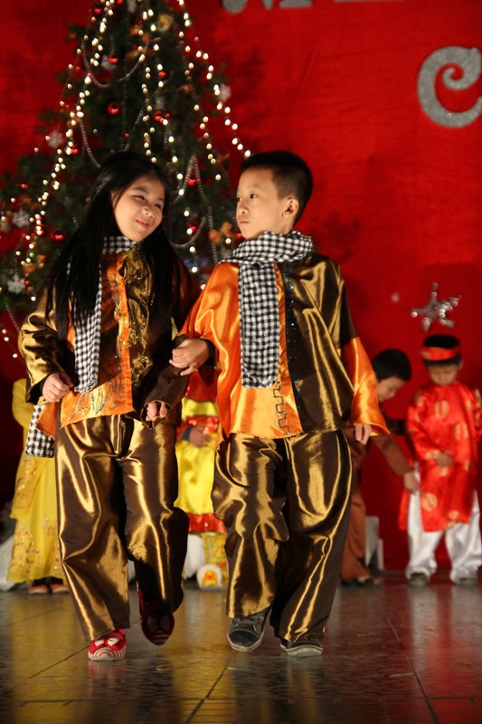 Siêu mẫu nhí trường TH Ngôi sao HN biểu diễn thời trang Noel ảnh 11 Siêu mẫu nhí trường TH Ngôi sao HN biểu diễn thời trang Noel ảnh 11