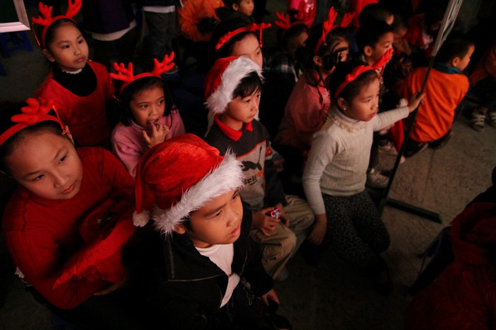 Siêu mẫu nhí trường TH Ngôi sao HN biểu diễn thời trang Noel ảnh 4 Siêu mẫu nhí trường TH Ngôi sao HN biểu diễn thời trang Noel ảnh 4