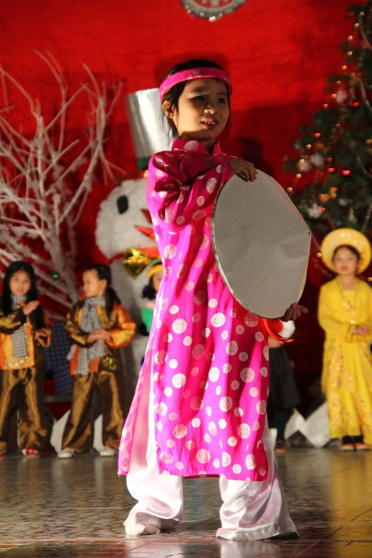 Siêu mẫu nhí trường TH Ngôi sao HN biểu diễn thời trang Noel ảnh 12 Siêu mẫu nhí trường TH Ngôi sao HN biểu diễn thời trang Noel ảnh 12