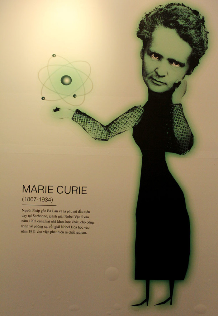 Marie Curie (1867-1934), ngươi Pháp gốc Ba Lan là người phụ nữ đầu tiên dạy tại Sorbonne, giành giải Nobel Vật lý vào năm 1903 cùng hai nhà khoa học khác, năm 1911, bà giành giải Nobel Hóa học cho việc phát hiện ra chất Radium. Những trò chơi thủa ấu thơ của tuổi học trò (P3) Chùm ảnh: Nữ sinh đẹp rạng ngời ngày khai trường Marie Curie (1867-1934), ngươi Pháp gốc Ba Lan là người phụ nữ đầu tiên dạy tại Sorbonne, giành giải Nobel Vật lý vào năm 1903 cùng hai nhà khoa học khác, năm 1911, bà giành giải Nobel Hóa học cho việc phát hiện ra chất Radium. Những trò chơi thủa ấu thơ của tuổi học trò (P3) Chùm ảnh: Nữ sinh đẹp rạng ngời ngày khai trường