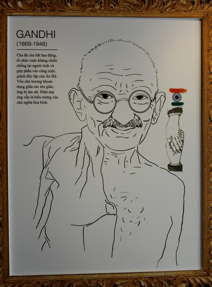 Gandhi (1869-1948), cha đẻ của bất bạo động, tổ chức cuộc kháng chiến chống lại người Anh và góp phần vào công cuộc giành độc lập của Ấn Độ. Vốn chủ trương khoan dung giữa các tôn giáo, ông bị ám sát. Hiện nay ông vẫn là biểu tượng của chủ nghĩa hòa bình. Những trò chơi thủa ấu thơ của tuổi học trò (P3) Chùm ảnh: Nữ sinh đẹp rạng ngời ngày khai trường Gandhi (1869-1948), cha đẻ của bất bạo động, tổ chức cuộc kháng chiến chống lại người Anh và góp phần vào công cuộc giành độc lập của Ấn Độ. Vốn chủ trương khoan dung giữa các tôn giáo, ông bị ám sát. Hiện nay ông vẫn là biểu tượng của chủ nghĩa hòa bình. Những trò chơi thủa ấu thơ của tuổi học trò (P3) Chùm ảnh: Nữ sinh đẹp rạng ngời ngày khai trường