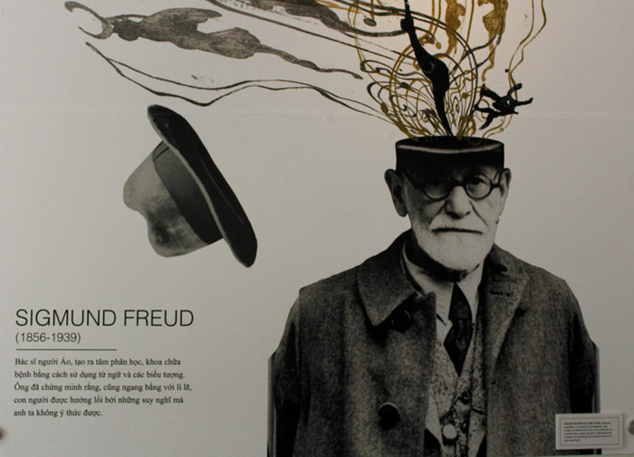 Sigmund Freud (1856-1939), bác sỹ người Áo, tạo ra phân tâm học, khoa chữa bệnh bằng cách sử dụng từ ngữ và các biểu tượng. Ông đã chứng minh rằng, cũng ngang bằng với lý lẽ, con người được hướng lối bởi những suy nghĩ mà anh ta không ý thức được phân tâm học. Những trò chơi thủa ấu thơ của tuổi học trò (P3) Chùm ảnh: Nữ sinh đẹp rạng ngời ngày khai trường Sigmund Freud (1856-1939), bác sỹ người Áo, tạo ra phân tâm học, khoa chữa bệnh bằng cách sử dụng từ ngữ và các biểu tượng. Ông đã chứng minh rằng, cũng ngang bằng với lý lẽ, con người được hướng lối bởi những suy nghĩ mà anh ta không ý thức được phân tâm học. Những trò chơi thủa ấu thơ của tuổi học trò (P3) Chùm ảnh: Nữ sinh đẹp rạng ngời ngày khai trường