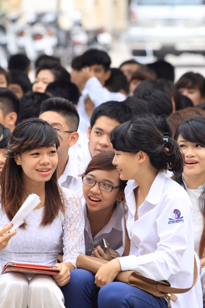 Chùm ảnh:Thầy trò dâng hương tưởng nhớ Đinh Tiên Hoàng ngày khai giảng Chùm ảnh: Những trò chơi thuở ấu thơ của học trò (P1) >>Hotgirl Hà Lade được dạy thế nào để tránh xa ngôn ngữ bẩn?