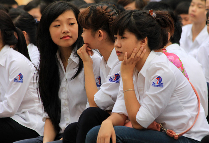 Chùm ảnh:Thầy trò dâng hương tưởng nhớ Đinh Tiên Hoàng ngày khai giảng Chùm ảnh: Những trò chơi thuở ấu thơ của học trò (P1) >>Hotgirl Hà Lade được dạy thế nào để tránh xa ngôn ngữ bẩn? Chùm ảnh:Thầy trò dâng hương tưởng nhớ Đinh Tiên Hoàng ngày khai giảng Chùm ảnh: Những trò chơi thuở ấu thơ của học trò (P1) >>Hotgirl Hà Lade được dạy thế nào để tránh xa ngôn ngữ bẩn?