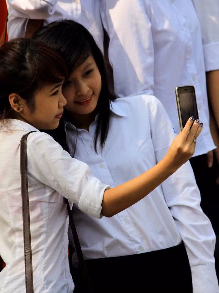 Chùm ảnh:Thầy trò dâng hương tưởng nhớ Đinh Tiên Hoàng ngày khai giảng Chùm ảnh: Những trò chơi thuở ấu thơ của học trò (P1) >>Hotgirl Hà Lade được dạy thế nào để tránh xa ngôn ngữ bẩn? >> Hoa khôi các trường Đại học, Cao đẳng