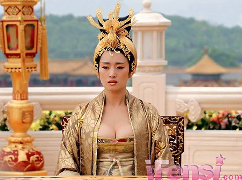 Củng Lợi: khi thì "chói" quá mức... Xem thêm:"Lột xác" hoàn hảo như Sao Hoa ngữ