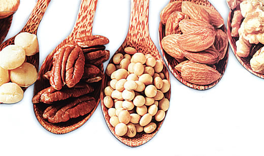 Tăng cường thực phẩm giàu kẽm: Nghiên cứu chỉ ra rằng kẽm có tác dụng bất ngờ giúp cơ thể loại bỏ mùi khó chịu. Bạn có thể bổ sung kẽm qua các loại thực phẩm như gà tây, ngũ cốc, các loại hạt, đậu. Xem thêm: Ăn những thực phẩm này, coi chừng bị "tẩy chay" vì... hôi miệng