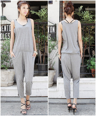 Lựa chọn quần áo: Những quần áo diện trong mùa hè bạn nên chọn loại được thiết kế trên chất liệu cotton có khả năng thấm hút tốt, tạo cảm giác dễ chịu và mát mẻ thay vì những loại quần áo được thiết kế trên chất liệu nilong không có khả năng thấm hút. Xem thêm: Ăn những thực phẩm này, coi chừng bị "tẩy chay" vì... hôi miệng