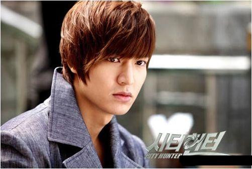 Khi mái tóc Lee Min Ho chuyển màu. (Ảnh:SCB) Xem thêm:Vẻ lãng tử dễ "hạ gục" phái đẹp của mỹ nam Hàn Khi mái tóc Lee Min Ho chuyển màu. (Ảnh:SCB) Xem thêm:Vẻ lãng tử dễ "hạ gục" phái đẹp của mỹ nam Hàn