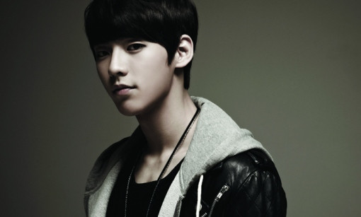 Lee Min Hyuk Xem thêm: Biến hóa "đôi mắt ma lực" như Sao Hàn