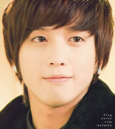 Yonghwa Xem thêm: Biến hóa "đôi mắt ma lực" như Sao Hàn