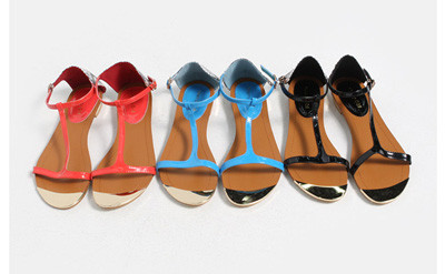 Mùa hè nóng nực, những đôi giày cao gót bít mũi đã không còn là phụ kiện phù hợp, bởi không những khiến đôi chân của bạn bức bí, nóng nực mà còn khiến cho bước chân thêm nặng nề, mệt mỏi... Xem thêm:Phụ kiện nào được yêu chuộng nhất năm 2011 Mùa hè nóng nực, những đôi giày cao gót bít mũi đã không còn là phụ kiện phù hợp, bởi không những khiến đôi chân của bạn bức bí, nóng nực mà còn khiến cho bước chân thêm nặng nề, mệt mỏi... Xem thêm:Phụ kiện nào được yêu chuộng nhất năm 2011