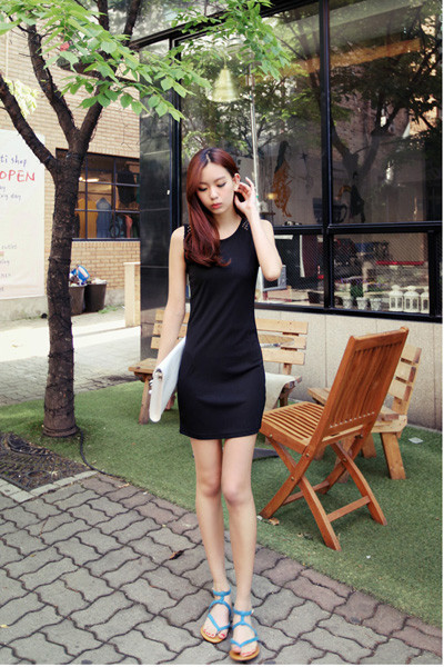 Tuy nhiên để tạo hiệu ứng tối đa làm nổi bật đôi chân ngọc ngà bạn nên mix với những trang phục mang đậm chất mùa hè như đầm ngắn- hay quần ngố năng động. Xem thêm:Phụ kiện nào được yêu chuộng nhất năm 2011 Tuy nhiên để tạo hiệu ứng tối đa làm nổi bật đôi chân ngọc ngà bạn nên mix với những trang phục mang đậm chất mùa hè như đầm ngắn- hay quần ngố năng động. Xem thêm:Phụ kiện nào được yêu chuộng nhất năm 2011