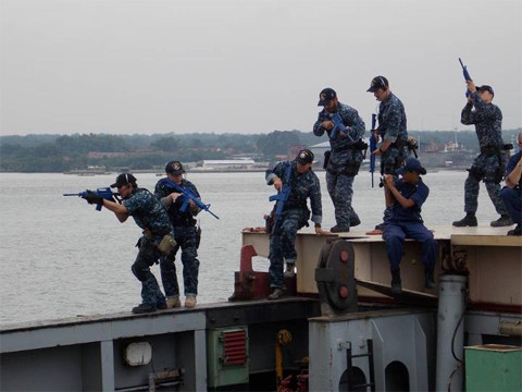 Lính Mỹ trong một nội dung diễn tập của CARAT. Ảnh: US Navy