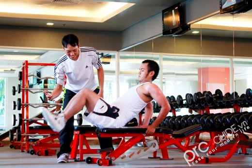Trang phục khi tập: Nên mặc áo ba lỗ, quần đùi và chọn loại sịp thể thao cotton thoáng mát. Tuyệt đối không nên mặc quần boxer hoặc các loại quần lót quá nóng. Cũng không nên mặc quần jean hay kaki khi tập. Xem thêm:Điểm danh một số loại rau, quả giúp hạ huyết áp Trang phục khi tập: Nên mặc áo ba lỗ, quần đùi và chọn loại sịp thể thao cotton thoáng mát. Tuyệt đối không nên mặc quần boxer hoặc các loại quần lót quá nóng. Cũng không nên mặc quần jean hay kaki khi tập. Xem thêm:Điểm danh một số loại rau, quả giúp hạ huyết áp