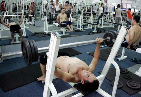 Thiếu kiên trì: Để có tiến triển trong gym, bạn cần phải kiên trì luyện tập, có chế độ dinh dưỡng hợp lý và có thời gian cho cơ phục hồi. Nếu thiếu một trong các điều này bạn sẽ không có được kết quả như ý. Xem thêm:Điểm danh một số loại rau, quả giúp hạ huyết áp Thiếu kiên trì: Để có tiến triển trong gym, bạn cần phải kiên trì luyện tập, có chế độ dinh dưỡng hợp lý và có thời gian cho cơ phục hồi. Nếu thiếu một trong các điều này bạn sẽ không có được kết quả như ý. Xem thêm:Điểm danh một số loại rau, quả giúp hạ huyết áp