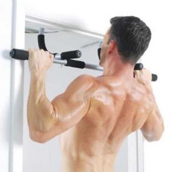 Phân tán tư tưởng: Bạn đem theo các vật dụng khi đi tập gym như video ipod, games... hoặc trả lời điện thoại nhắn tin cho bạn bè...đó là những điều cần tránh. Thời gian ở gym chỉ nên dành riêng cho bạn tập trung vào việc tập luyện mà không bị phân tán tư tưởng. Xem thêm:Điểm danh một số loại rau, quả giúp hạ huyết áp Phân tán tư tưởng: Bạn đem theo các vật dụng khi đi tập gym như video ipod, games... hoặc trả lời điện thoại nhắn tin cho bạn bè...đó là những điều cần tránh. Thời gian ở gym chỉ nên dành riêng cho bạn tập trung vào việc tập luyện mà không bị phân tán tư tưởng. Xem thêm:Điểm danh một số loại rau, quả giúp hạ huyết áp