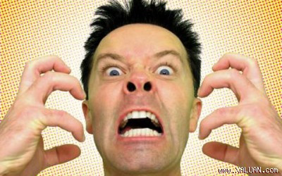 Ít giận dữ: Mùa hè khô và nóng, với sự tăng tốc của lưu thông máu khiến tâm trạng con người dễ biến động. Bạn dễ cảm thấy mệt mỏi, kích động, tức giận, đôi khi khó chịu, mất ngủ ban đêm... Trong tâm lý học gọi là Nhiệt tình cảm, còn gọi là “Rối loạn tình cảm mùa hè”. Sự bất ổn định về cảm xúc này rất nguy hiểm cho người cao tuổi, dễ dẫn đến bệnh tim mạch và mạch máu não. Vì thế, duy trì tình cảm ổn định và rèn luyện khả năng chịu đựng là điều quan trọng. Xem thêm: "Ướp hương" cơ thể với những "thảo dược" dân dã quanh ta Ít giận dữ: Mùa hè khô và nóng, với sự tăng tốc của lưu thông máu khiến tâm trạng con người dễ biến động. Bạn dễ cảm thấy mệt mỏi, kích động, tức giận, đôi khi khó chịu, mất ngủ ban đêm... Trong tâm lý học gọi là Nhiệt tình cảm, còn gọi là “Rối loạn tình cảm mùa hè”. Sự bất ổn định về cảm xúc này rất nguy hiểm cho người cao tuổi, dễ dẫn đến bệnh tim mạch và mạch máu não. Vì thế, duy trì tình cảm ổn định và rèn luyện khả năng chịu đựng là điều quan trọng. Xem thêm: "Ướp hương" cơ thể với những "thảo dược" dân dã quanh ta